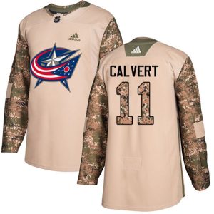 Herren Columbus Blue Jackets Eishockey Trikot Matt Calvert #11 Authentic Camo Veterans Day Practice